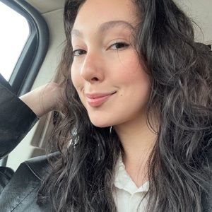 Meet your Posher, Amelia